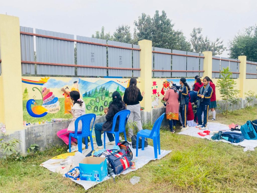 Walls of Smiles – Art Fellowship Creating a Cheerful Environment